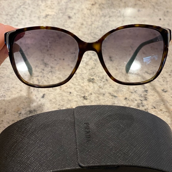 Prada sunglasses - Picture 2 of 5